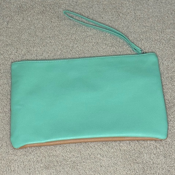 Tan & Mint Clutch - Picture 2 of 2